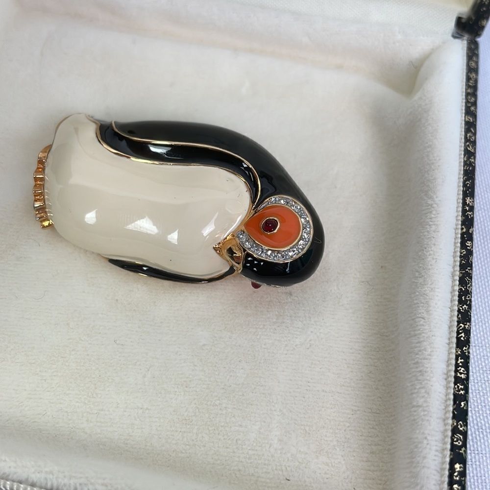 Judith Leiber Penguin Enamel In Box Pin - Picture 4 of 5